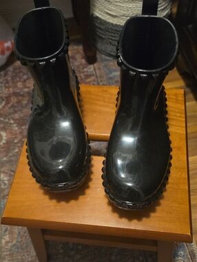 NWOT Carmen Sol Glossy Black Chunky-Trim Rain Boots